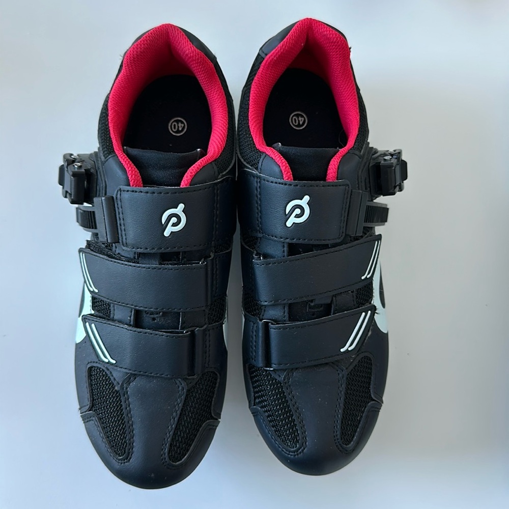 Peloton women’s clip in shoes.  Size 40/9.  Like brand new